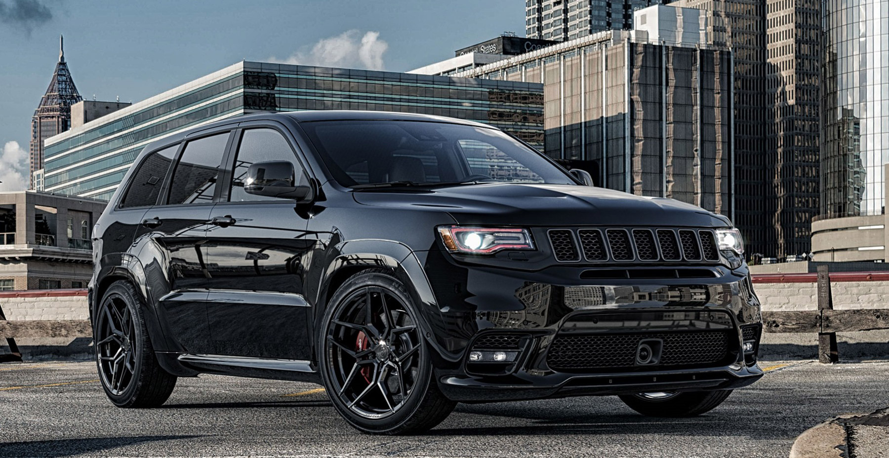 Jeep SRT x Rohana RFX11 Wheels (Finished in Gloss Black)