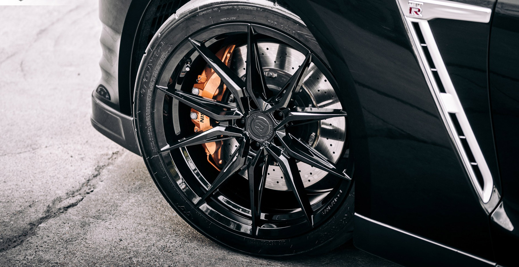 Black Nissan GTR x Rohana RFX13 Wheels (Finished in Gloss Black)