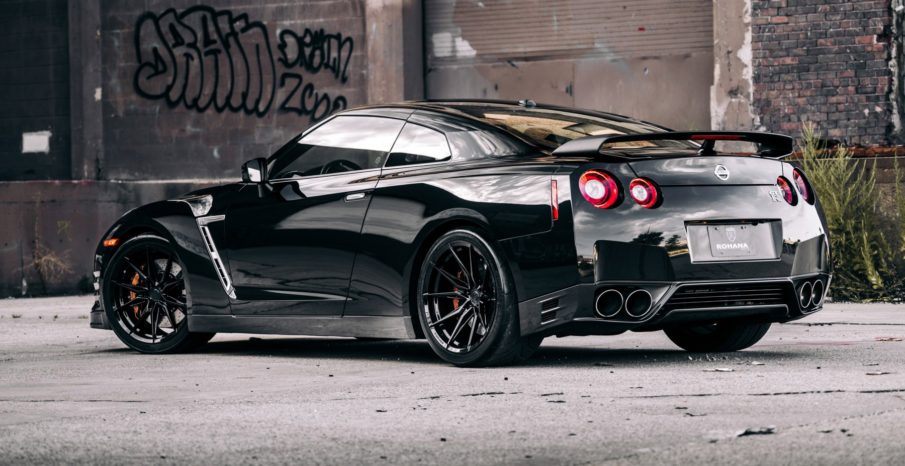 Black Nissan GTR x Rohana RFX13 Wheels (Finished in Gloss Black)