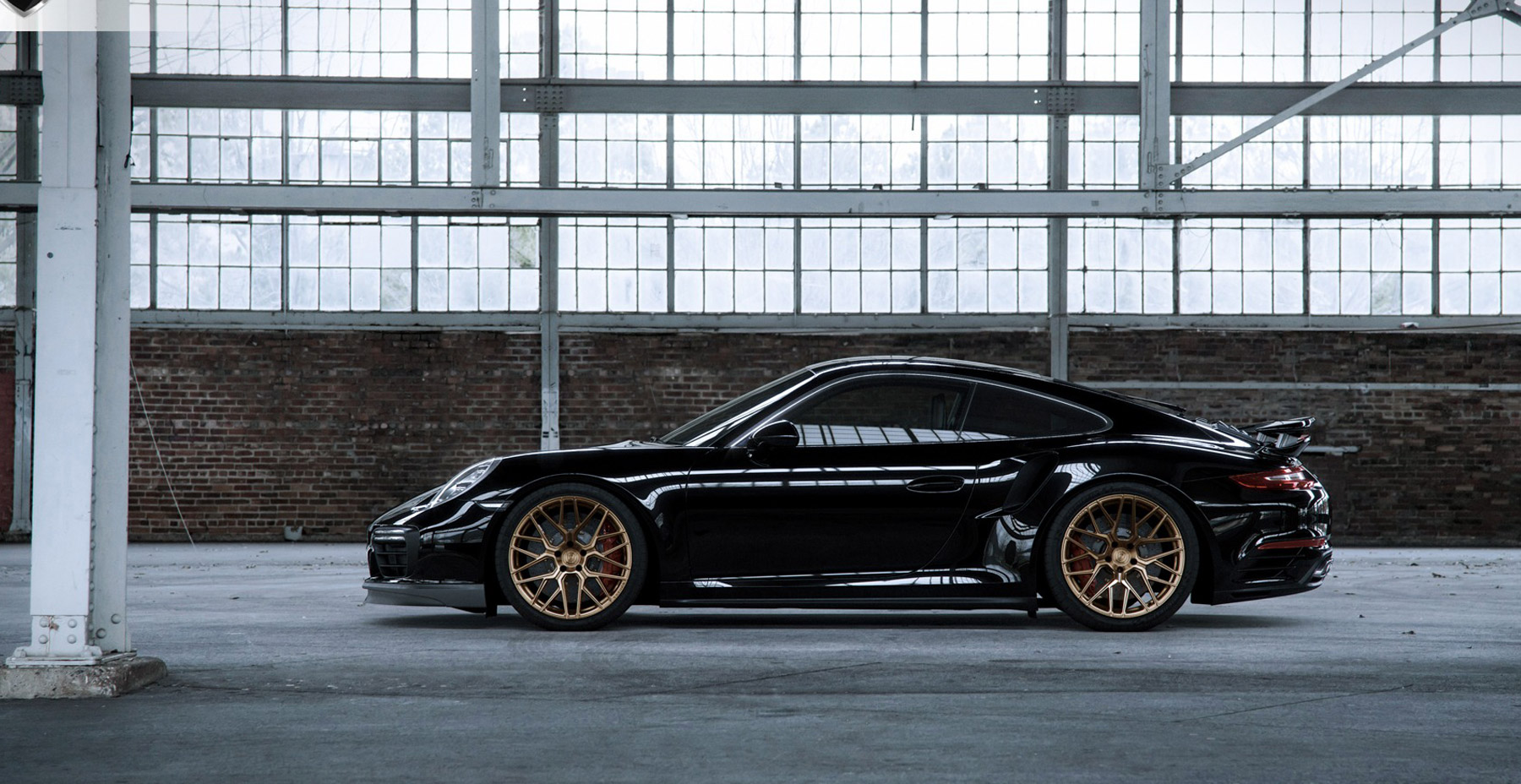 Black Porsche Turbo S x Rohana RFX10 Wheels (Finished in Brushed Bronze)