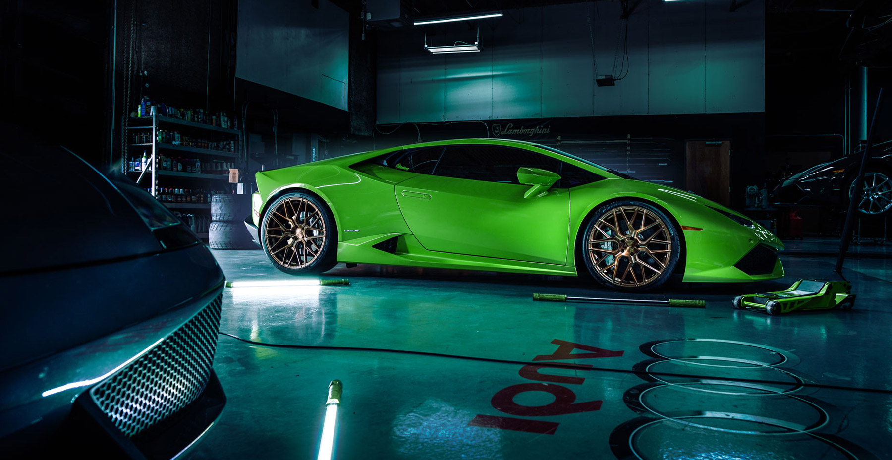 Green Lamborghini Huracan x Rohana RFX10 Wheels (Finished in Brushed Bronze)