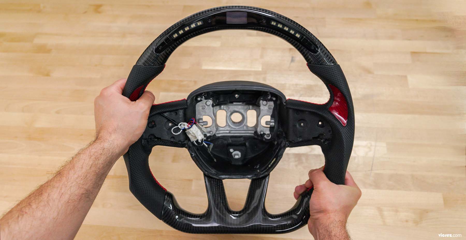 Vicrez Carbon Fiber Steering Wheel +LED Dash Display vz101781 | Dodge Challenger 2015-2020