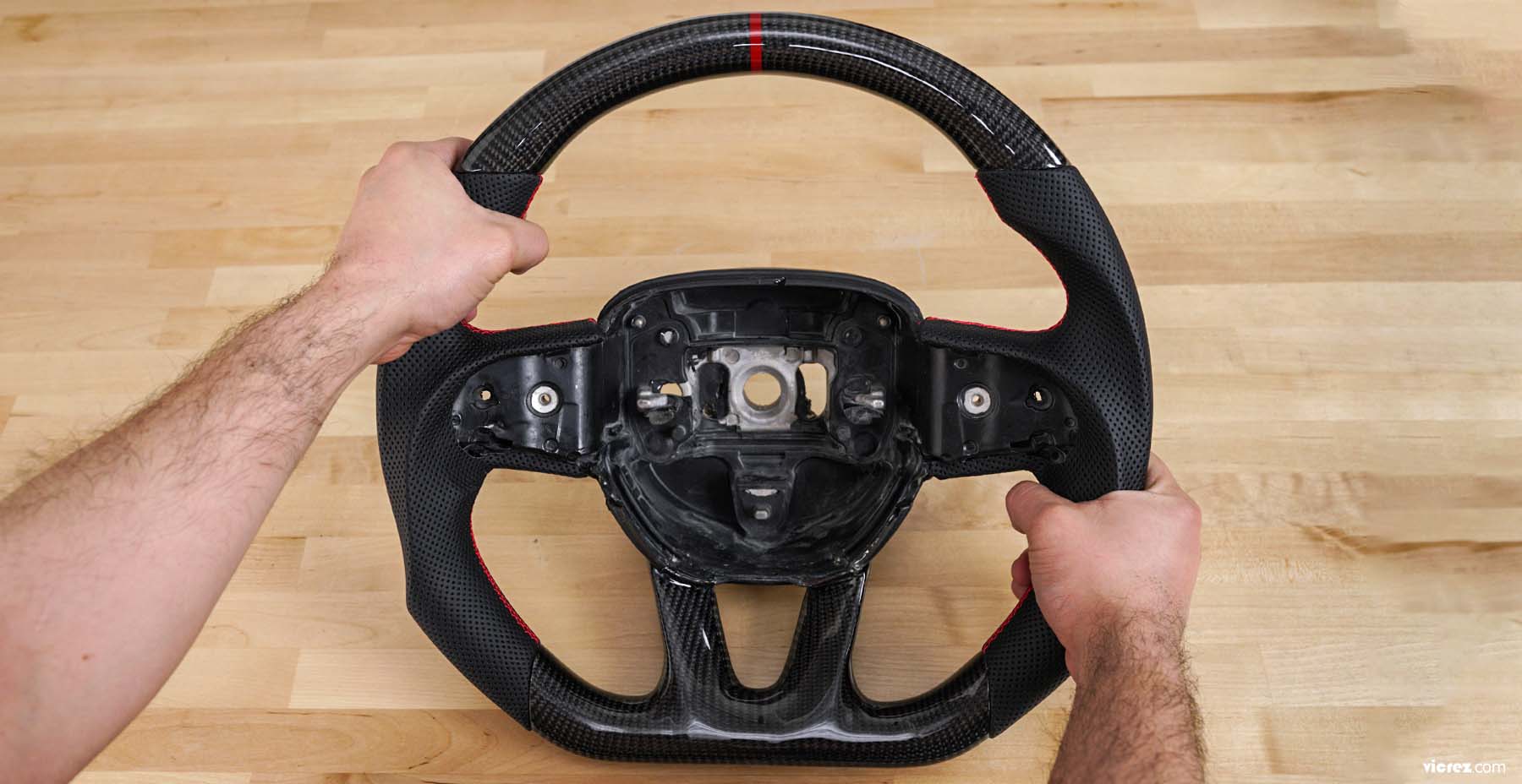 Vicrez Carbon Fiber Steering Wheel +LED Dash Display vz101781 | Dodge Challenger 2015-2019