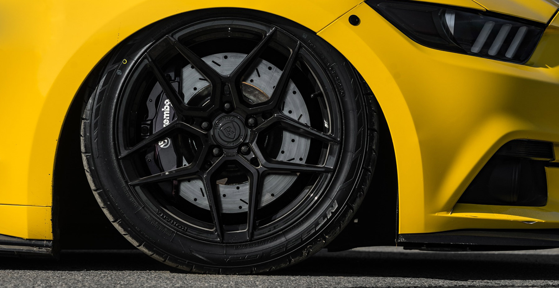 Yellow Ford Mustang GT x Rohana RFX11 Wheels (Finished in Gloss Black)